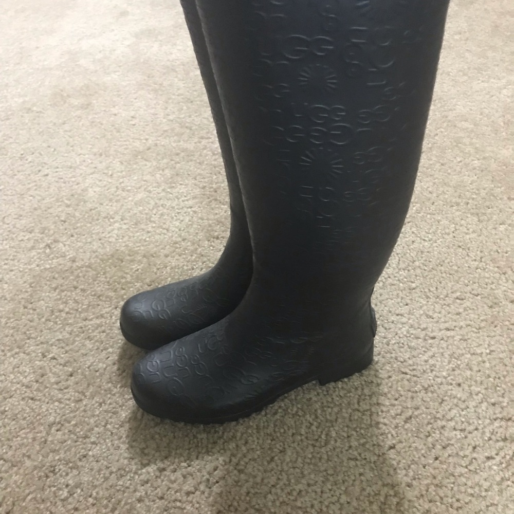 UGG Embossed Rain Boots-Size 6